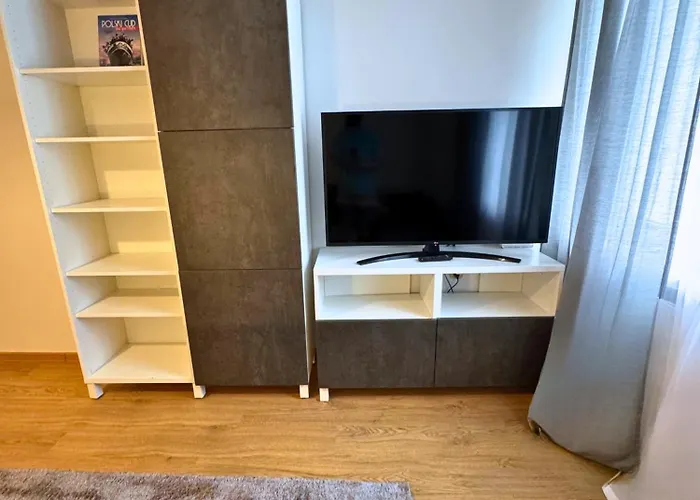 Bathory Srodmiescie - Etezje * غدينيا