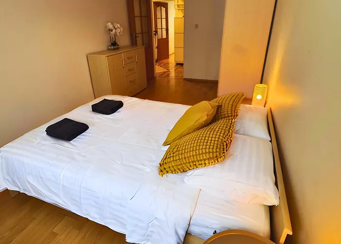 Bathory Srodmiescie - Etezje شقة